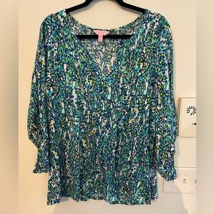 Lilly Pulitzer top vibrant colors. Size XL $40